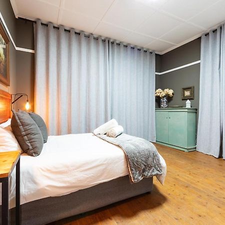 Royal Tree Guest House Potchefstroom Dış mekan fotoğraf