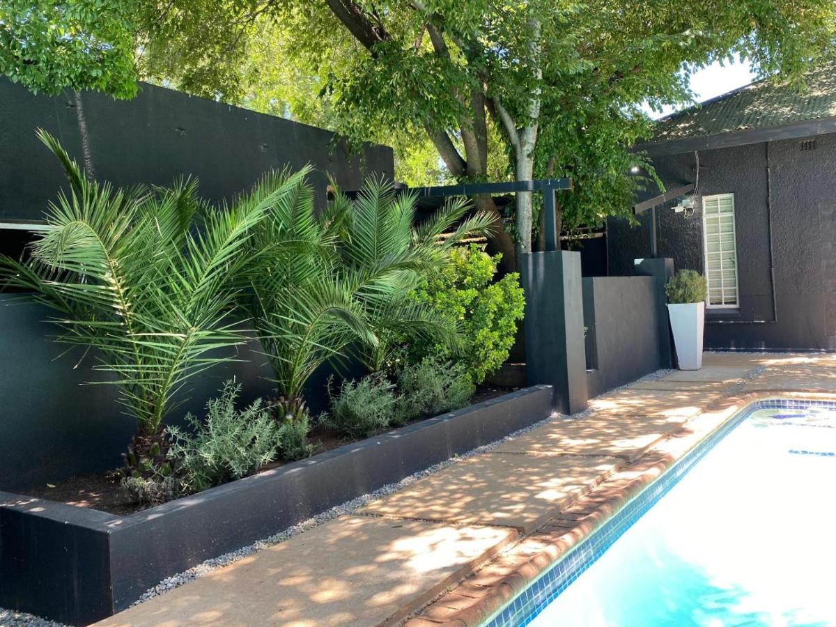 Royal Tree Guest House Potchefstroom Dış mekan fotoğraf