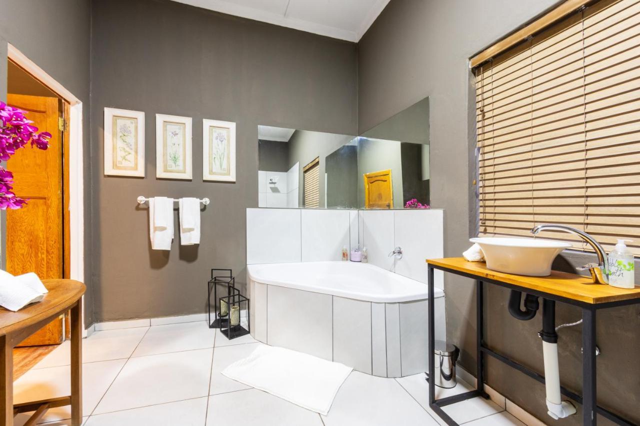 Royal Tree Guest House Potchefstroom Dış mekan fotoğraf