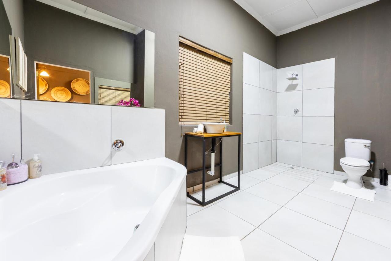 Royal Tree Guest House Potchefstroom Dış mekan fotoğraf